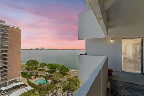 Condo in Tampa, Florida, 2 bedrooms № 2095611 - photo 24