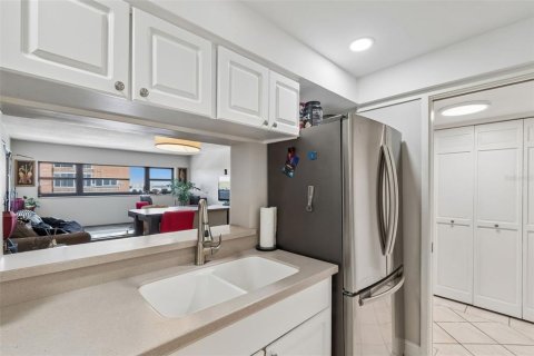 Condo in Tampa, Florida, 2 bedrooms № 2095611 - photo 16