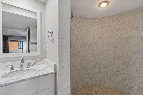 Condo in Tampa, Florida, 2 bedrooms № 2095611 - photo 22