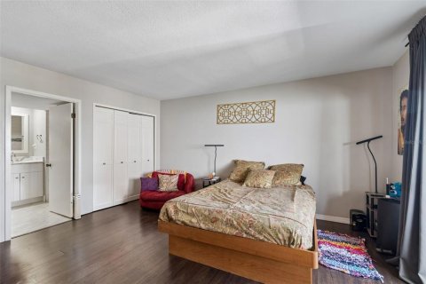 Condo in Tampa, Florida, 2 bedrooms № 2095611 - photo 19