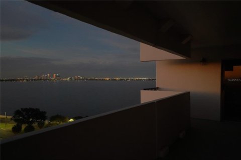 Condo in Tampa, Florida, 2 bedrooms № 2095611 - photo 29