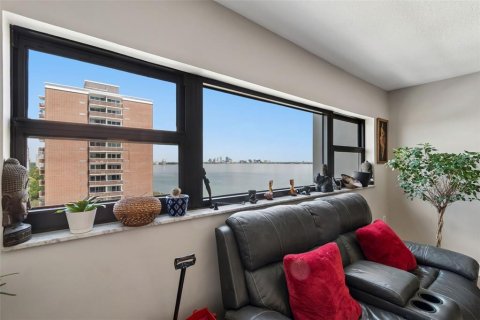 Condo in Tampa, Florida, 2 bedrooms № 2095611 - photo 12