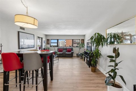 Condo in Tampa, Florida, 2 bedrooms № 2095611 - photo 9