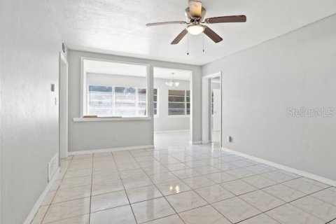 Casa en alquiler en Orlando, Florida, 3 dormitorios, 118.54 m2 № 1917067 - foto 5