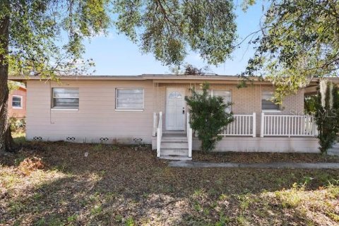 Casa en alquiler en Orlando, Florida, 3 dormitorios, 118.54 m2 № 1917067 - foto 1