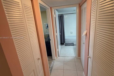 Copropriété à vendre à Delray Beach, Floride: 2 chambres, 98.48 m2 № 2081079 - photo 9