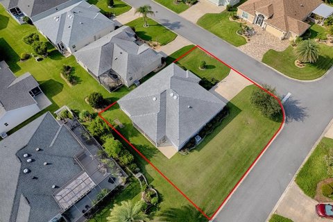 House in The Villages, Florida 3 bedrooms, 136.57 sq.m. № 2272840 - photo 24