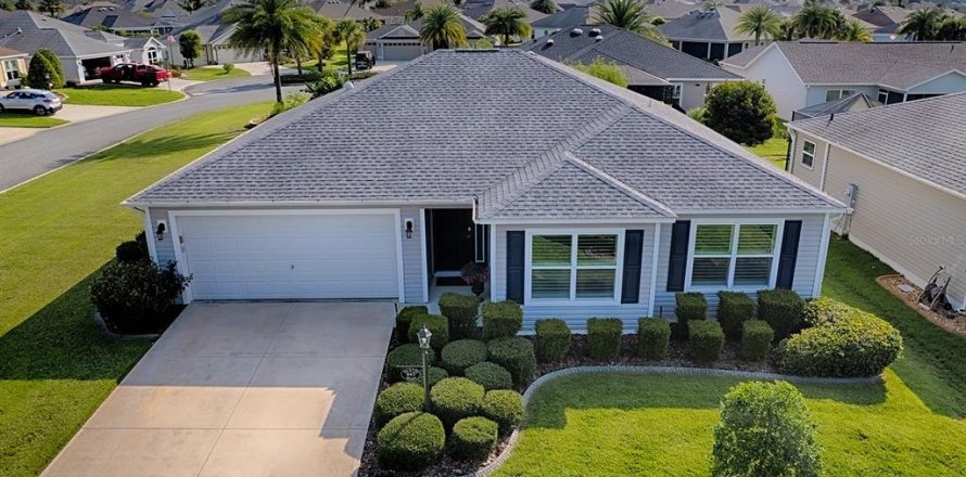 House in The Villages, Florida 3 bedrooms, 136.57 sq.m. № 2272840