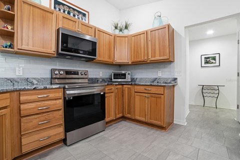 House in The Villages, Florida 3 bedrooms, 136.57 sq.m. № 2272840 - photo 3