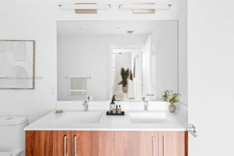 Apartamento en alquiler en Miami, Florida, 1 dormitorio, 60.2 m2 № 2180774 - foto 19