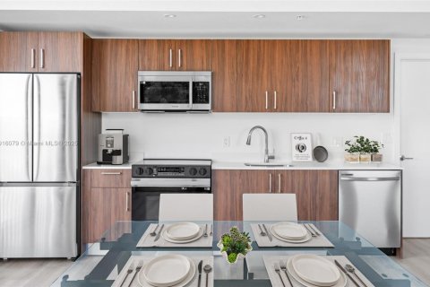 Apartamento en alquiler en Miami, Florida, 1 dormitorio, 60.2 m2 № 2180774 - foto 13
