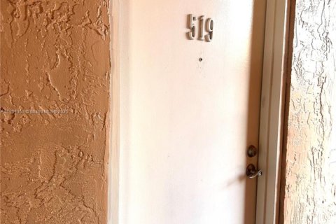 Condo in Miami, Florida, 2 bedrooms  № 2015331 - photo 20