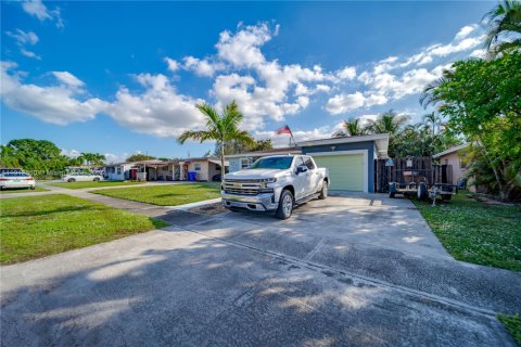 Casa en venta en Hollywood, Florida, 3 dormitorios, 118.64 m2 № 1969512 - foto 3