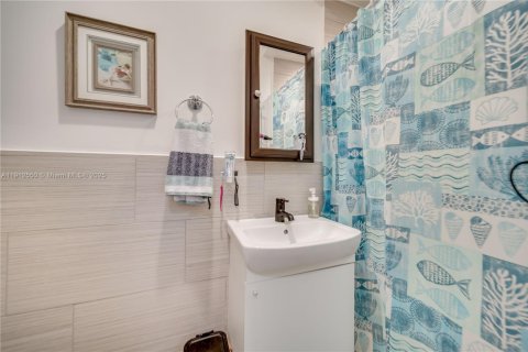 Casa en venta en Hollywood, Florida, 3 dormitorios, 118.64 m2 № 1969512 - foto 26