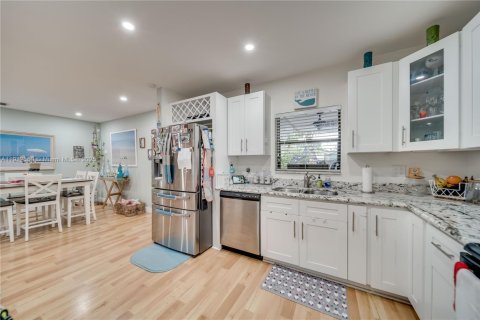 Casa en venta en Hollywood, Florida, 3 dormitorios, 118.64 m2 № 1969512 - foto 19