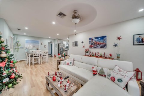 Casa en venta en Hollywood, Florida, 3 dormitorios, 118.64 m2 № 1969512 - foto 11
