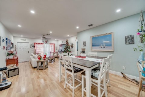 Casa en venta en Hollywood, Florida, 3 dormitorios, 118.64 m2 № 1969512 - foto 14