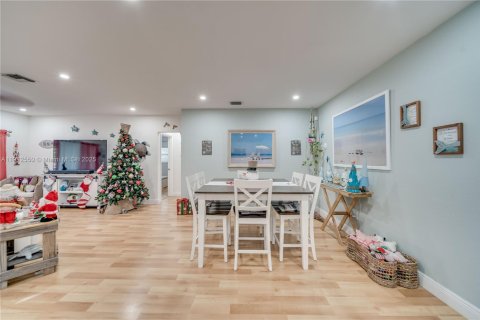 Casa en venta en Hollywood, Florida, 3 dormitorios, 118.64 m2 № 1969512 - foto 13