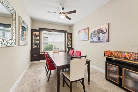 House in Wesley Chapel, Florida 3 bedrooms, 194.35 sq.m. № 2207085 - photo 10