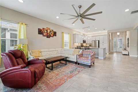 House in Wesley Chapel, Florida 3 bedrooms, 194.35 sq.m. № 2207085 - photo 6