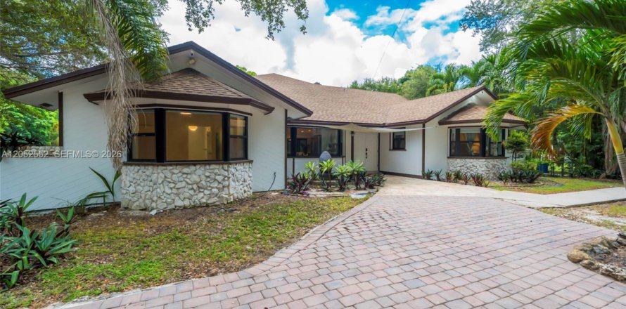 Villa ou maison à Southwest Ranches, Floride 5 chambres, 276.38 m2 № 2246395