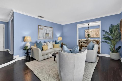 House in Winter Park, Florida 4 bedrooms, 154.22 sq.m. № 2266640 - photo 4