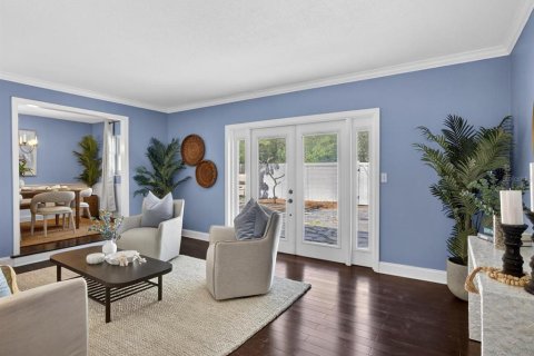 House in Winter Park, Florida 4 bedrooms, 154.22 sq.m. № 2266640 - photo 3