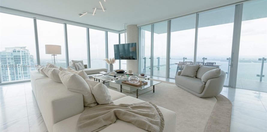 Condo in Miami, Florida, 3 bedrooms № 1888780