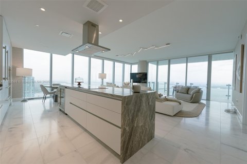 Condo in Miami, Florida, 3 bedrooms  № 1888780 - photo 2