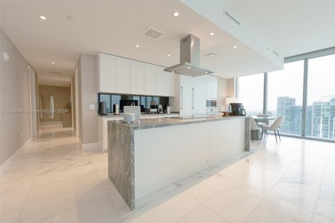 Condo in Miami, Florida, 3 bedrooms  № 1888780 - photo 18