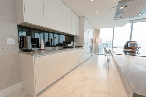 Condo in Miami, Florida, 3 bedrooms  № 1888780 - photo 20