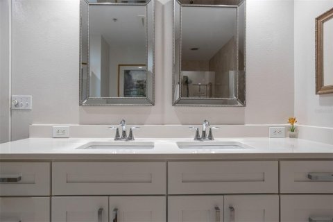 Condominio en venta en Tampa, Florida, 2 dormitorios, 97.55 m2 № 2391123 - foto 12
