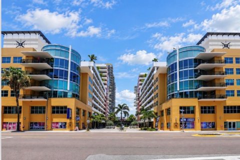 Condominio en Tampa, Florida, 2 dormitorios  № 2391123