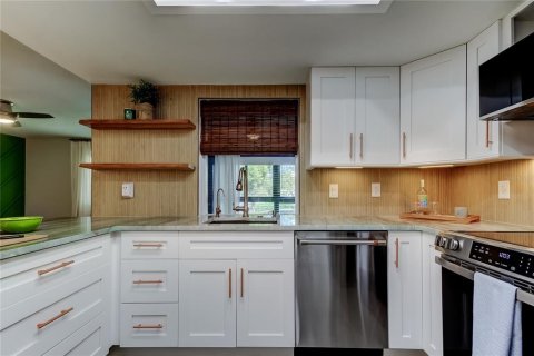 Condo in Clearwater, Florida, 2 bedrooms  № 2202654 - photo 5