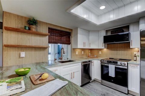 Condo in Clearwater, Florida, 2 bedrooms № 2202654