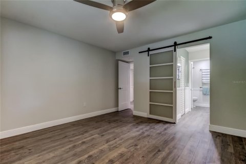 Condo in Clearwater, Florida, 2 bedrooms  № 2202654 - photo 8