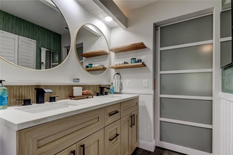 Condo in Clearwater, Florida, 2 bedrooms  № 2202654 - photo 10