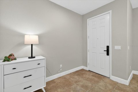 House in Lakeland, Florida 5 bedrooms, 319.58 sq.m. № 2231518 - photo 4