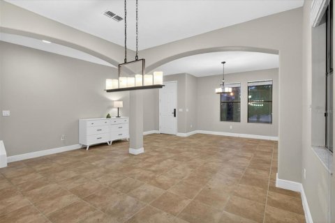 House in Lakeland, Florida 5 bedrooms, 319.58 sq.m. № 2231518 - photo 9
