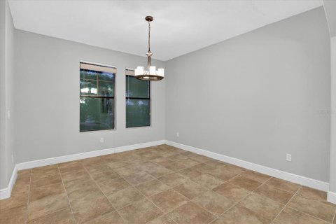 House in Lakeland, Florida 5 bedrooms, 319.58 sq.m. № 2231518 - photo 12