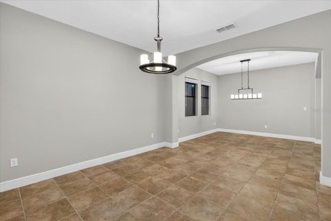 House in Lakeland, Florida 5 bedrooms, 319.58 sq.m. № 2231518 - photo 13