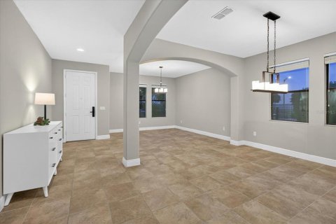 House in Lakeland, Florida 5 bedrooms, 319.58 sq.m. № 2231518 - photo 7