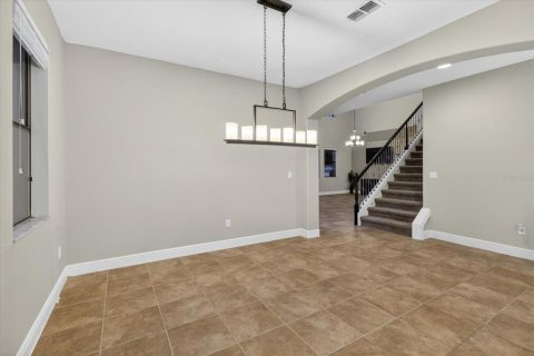 House in Lakeland, Florida 5 bedrooms, 319.58 sq.m. № 2231518 - photo 11