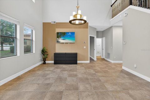 House in Lakeland, Florida 5 bedrooms, 319.58 sq.m. № 2231518 - photo 28
