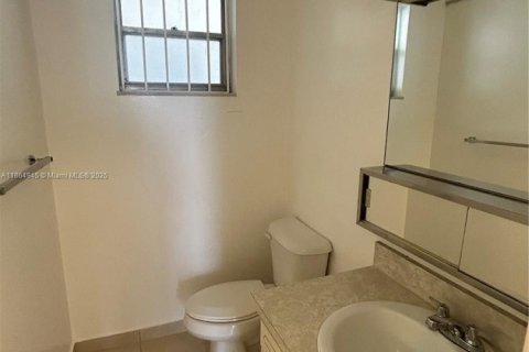 Condo in North Miami Beach, Florida, 1 bedroom  № 1893321 - photo 6