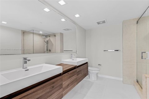 Купить кондоминиум в Майами, Флорида 2 спальни, 116.69м2, № 1896244 - фото 24