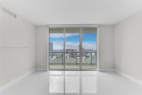 Купить кондоминиум в Майами, Флорида 2 спальни, 116.69м2, № 1896244 - фото 26