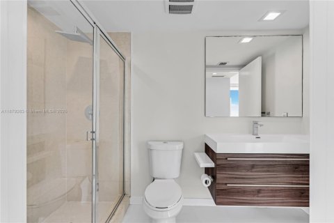 Купить кондоминиум в Майами, Флорида 2 спальни, 116.69м2, № 1896244 - фото 21