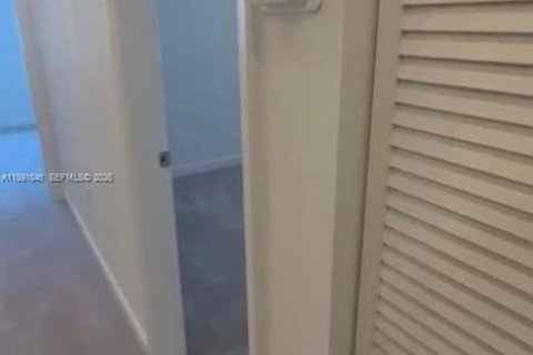 Townhouse in Miami, Florida 3 bedrooms, 129.41 sq.m. № 1943902 - photo 30