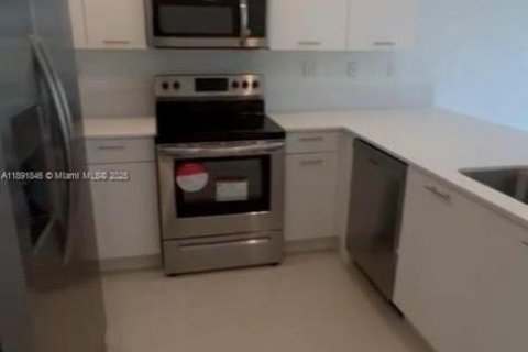 Townhouse in Miami, Florida 3 bedrooms, 129.41 sq.m. № 1943902 - photo 6